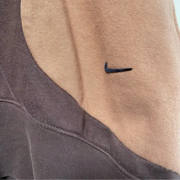 NIKE Sportswear Color Clash Women's Fleece Sweatshirt In Brown - Picture 8 of 8